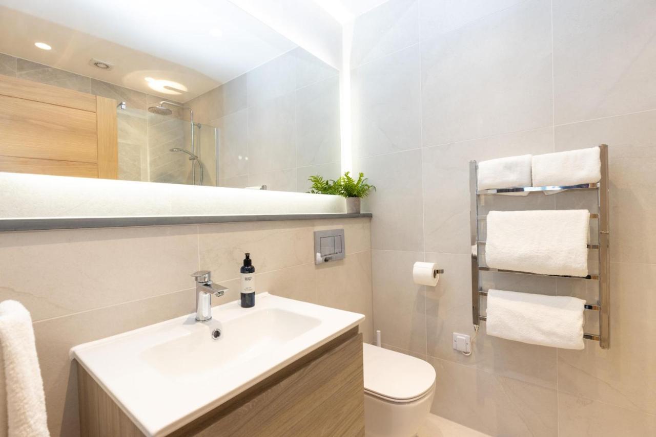 The Kingswood Hotel เซนต์ออสเทลล์ ภายนอก รูปภาพ