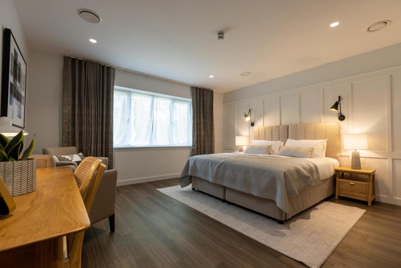 The Kingswood Hotel เซนต์ออสเทลล์ ภายนอก รูปภาพ