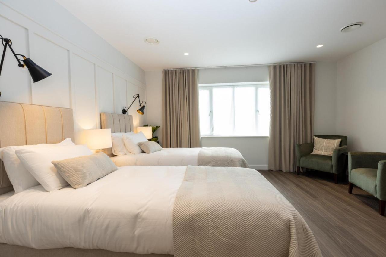 The Kingswood Hotel เซนต์ออสเทลล์ ภายนอก รูปภาพ