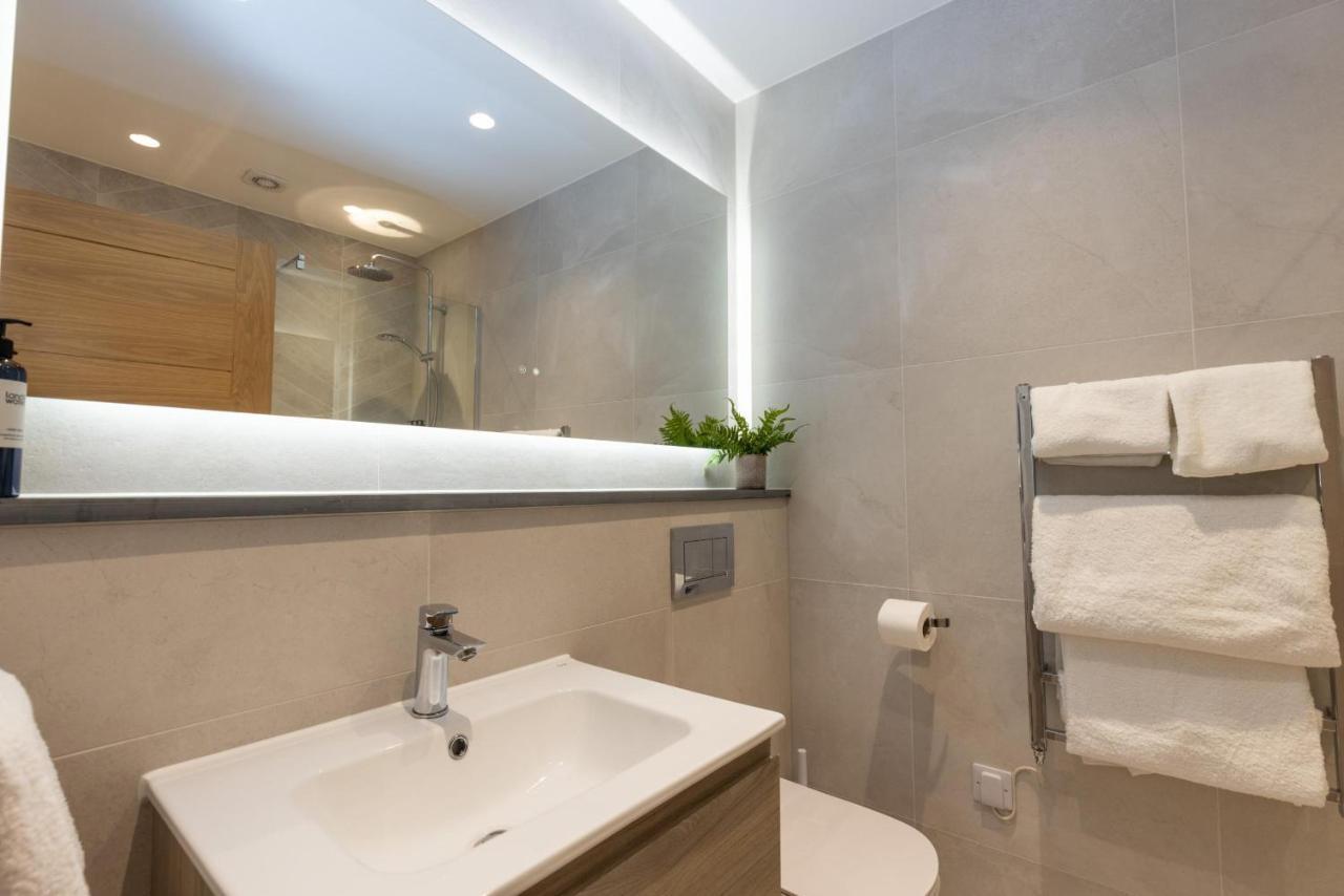 The Kingswood Hotel เซนต์ออสเทลล์ ภายนอก รูปภาพ